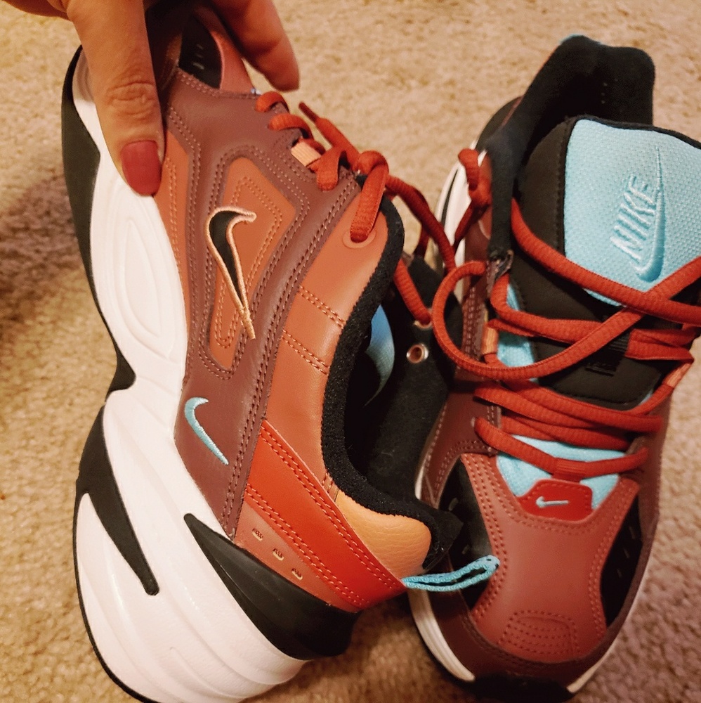 Nike shoes - Picture 4 of 5